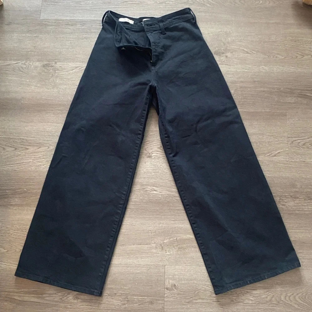 Universal Thread Black Flared Pants - Picture 3 of 4